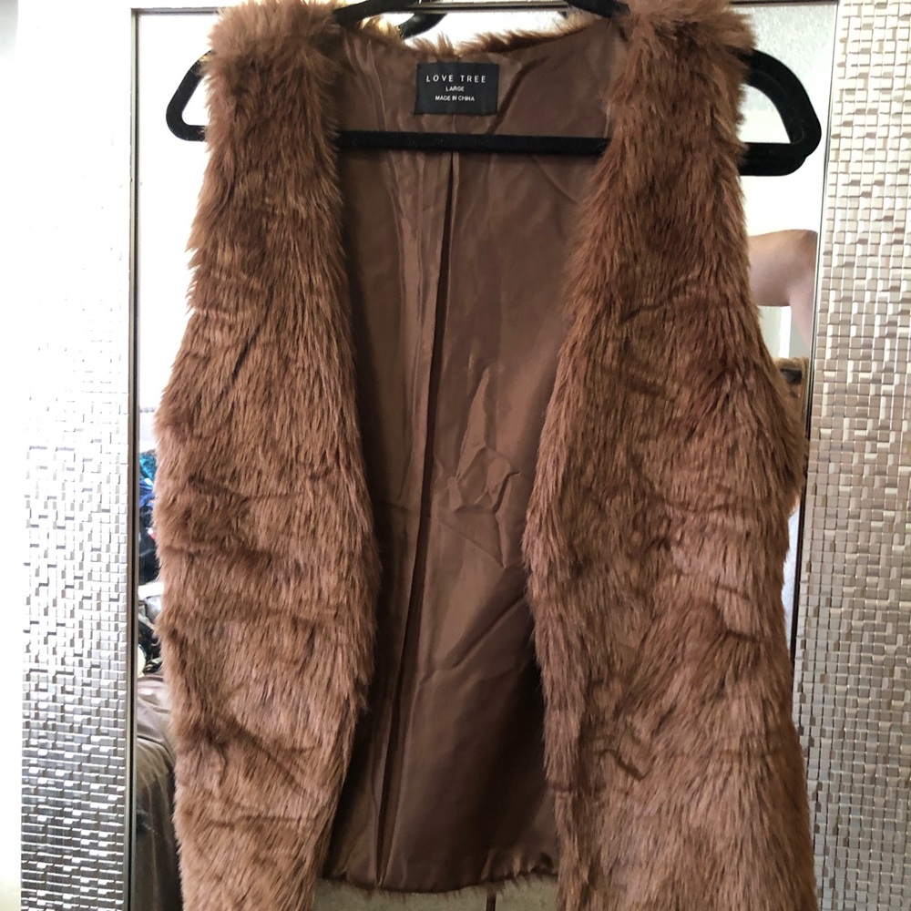 Brown fur vest ⛄️